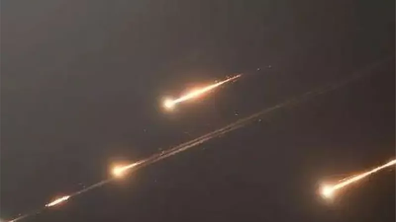  الحرس الثوري الإيراني يعلن بدء الموجة 83 من “الوعد الصادق