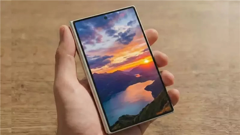  Galaxy Z Fold 8 Wide