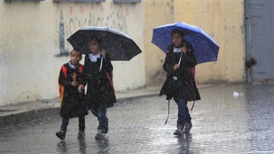 أولياء الأمور يطالبون بتعليق الدراسة بسبب الأمطار وسوء الأحوال الجوية