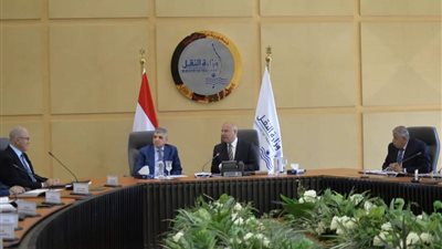 وزيرا النقل والري يبحثان تسريع إجراءات الأراضي والمسطحات لدعم تنفيذ مشروعات النقل