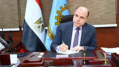 محافظ الغربية يعقد اجتماعات مكثفة لتعزيز الأداء وتحسين جودة الخدمات المقدمة للمواطنين