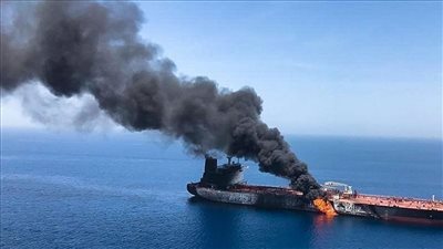 إصابة سفينة بقذيفتين قبالة سواحل قطر.. وتحذيرات من تصاعد التهديدات البحرية