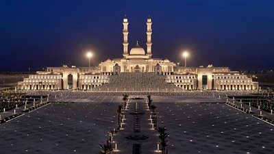 تحفة معمارية تخطف الأنظار.. ماذا يخفي مسجد مصر من أسرار؟