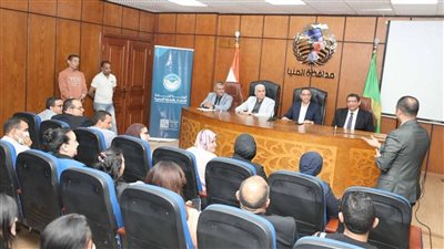 محافظ المنيا يؤكد دعمه الكامل لتطبيق منظومة التأمين الصحي الشامل
