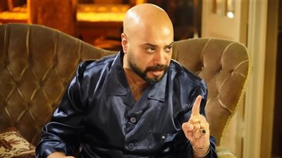حاتم صلاح يقرر منع تصوير عزاء والده احتراما لخصوصية العائلة