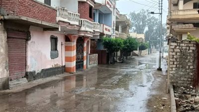 طقس غير مستقر وأمطار غزيرة ورياح مثيرة للأتربة تضرب عدة مناطق بالمحافظات