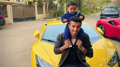  محمد سامي يشارك لحظات طريفة مع ابن أخيه سيف