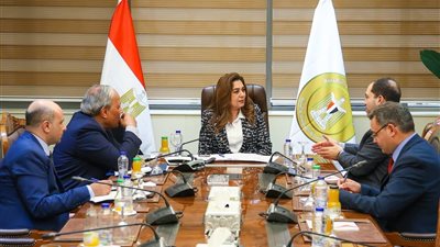 وزيرة التنمية المحلية تلتقي عدداً من أعضاء النواب والشيوخ لمتابعة الملفات الخدمية