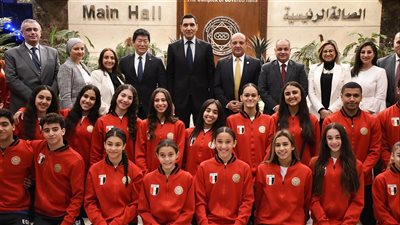وزير الرياضة يلتقي لاعبي المنتخب القومي ويحثهم علي تحقيق افضل المراكز بالبطولة