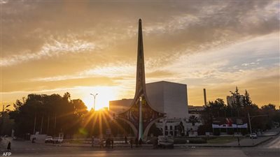 مصدر إيراني يتهم واشنطن بمحاولة تصفية طيار مفقود بعد إسقاط مقاتلته