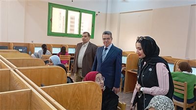 529 طالبًا وطالبة يؤدون امتحانات الميدترم بكلية الطب بجامعة سوهاج الأهلية