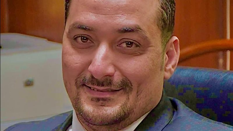 الدكتور عمرو نصار 