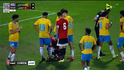 شوبير يهاجم ظاهرة غريبة في الملاعب المصرية: لازم إنذار فوري لأي لاعب