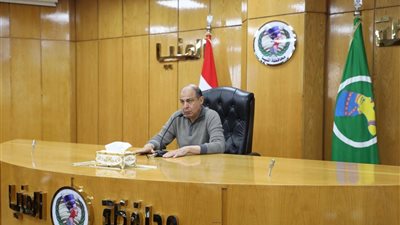 محافظ المنيا يعقد جلسة تشاورية مع تجار الجملة لبحث تشغيل السوق الحضاري الجديد