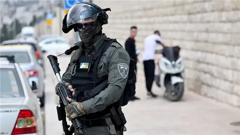 أحد عناصر الشرطة الإسرائيلية 