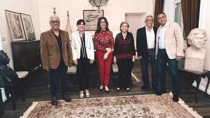 وزيرة الثقافة تناقش مشروع أرشيف السينما 