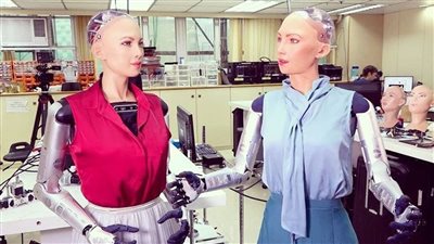 السيدات في المقدمة.. أشهر 8 روبوتات في 2026
