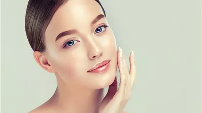 مش هتتخلي عنه.. 6 أسباب تجعلك تضعين الفازلين على بشرتك 