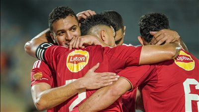 الأهلي ينهي الشوط الأول متقدماً على المصري في جولة التتويج بالدوري 