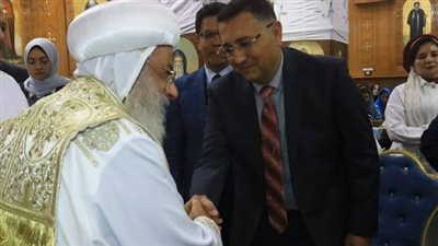 محافظ القليوبية يشارك في قداس عيد القيامة المجيد بكنيسة العذراء ببنها