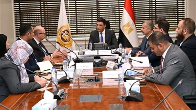 وزير الصناعة: توطين التكنولوجيا والتصنيع الأخضر في مجال مواد البناء المستدامة