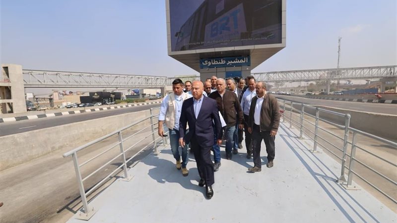 وزير النقل يتفقد جاهزية المرحلة الثانية من مشروع الأتوبيس