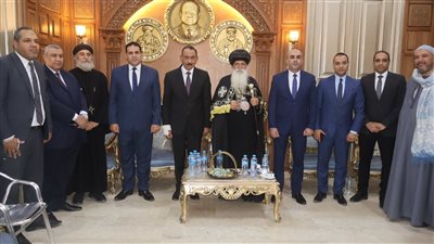 محافظ سوهاج ومدير الأمن يهنئان الأقباط بمطرانيات طهطا وطما بعيد القيامة
