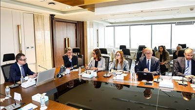 وزير التخطيط يبحث مع البنك الدولي تعزيز الشراكة الاستراتيجية حول تقرير المراجعة المالية العامة 