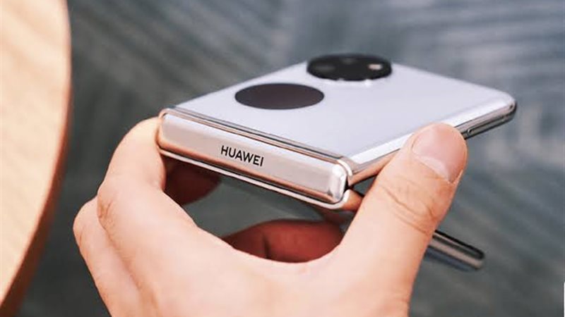 هاتف Nova Flip القابل للطي