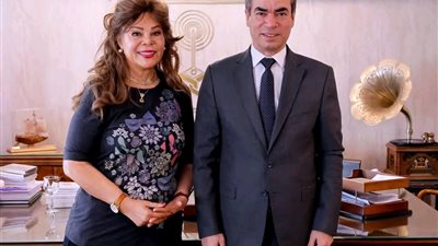 الفنانة صفاء أبو السعود تقدم نماذج مضيئة في البرنامج الإذاعي الجديد (الملهمون)