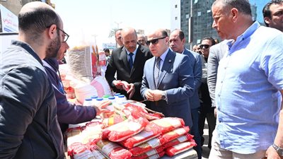 محافظ الغربية يتفقد سوق سبرباي ويؤكد التوسع في المنافذ المخفضة ودعم المواطنين