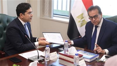 وزير الصحة يناقش تعزيز التعاون مع جمعية الإيثار لتطوير مستشفى الكبد ببلطيم