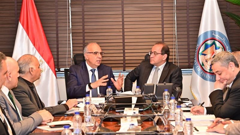 وزيرا المالية والري 