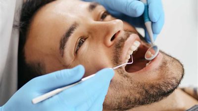«الصحة»: إبلاغ طبيب الأسنان بالأدوية خطوة أساسية لتجنب المضاعفات