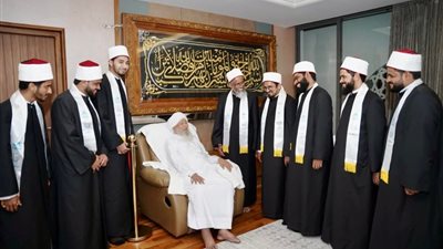 مفتي الديار الهندية يشيد بدور 