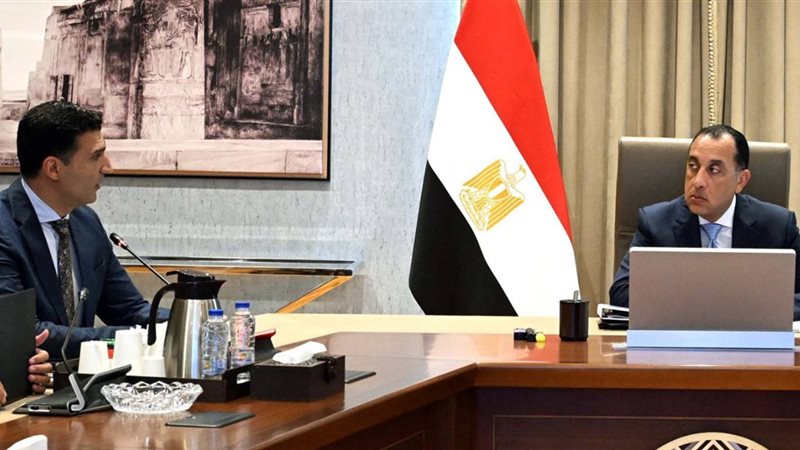 رئيس الوزراء يُتابع مستجدات البرنامج الوطني لتنمية صناعة الس