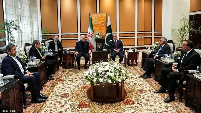 إيران وباكستان يجريان مباحثات مكثفة