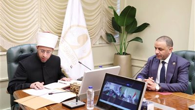 الأزهري يناقش خطط تعظيم عوائد الوقف وتطوير آليات الاستثمار لدى هيئة الأوقاف