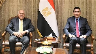 قبل خوض  نهائي الكونفدرالية.. وزير الشباب والرياضة يطمئن علي بعثة الزمالك بالجزائر