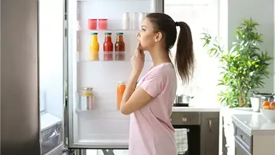 كيف تتوقف عن تناول الطعام ليلا؟ 9 نصائح فعالة للسيطرة على الجوع 