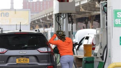 ألمانيا: تراجع أسعار الوقود يتواصل رغم ارتفاع منتصف النهار