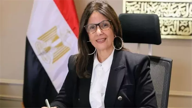 الدكتورة جيهان زكي وزيرة الثقافة