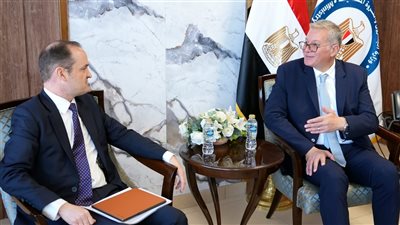 وزير البترول يستعرض مع نائب أباتشي النماذج التعاقدية الحديثة