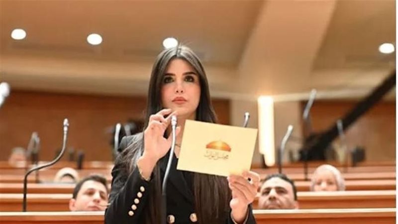 الدكتورة ريهام أبو الحسن