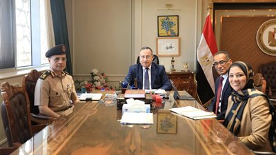 قنصوة يتابع مشروع الجينوم المصري ويؤكد: توسع في الأبحاث التطبيقية وبناء القدرات العلمية