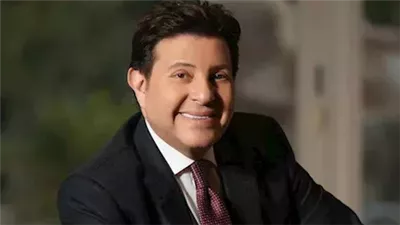 ما هو مرض هاني شاكر؟ رحلة بدأت بالقولون وانتهت بفشل تنفسي
