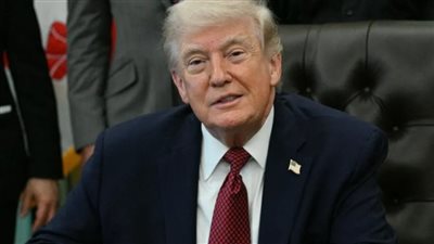 ضربة جولف.. مشهد تمثيلي لـترامب في البيت الأبيض 