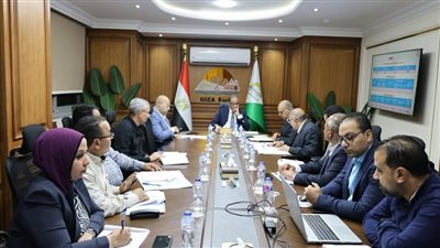 محافظ الجيزة يتابع خطط العمل ونسب إنجاز المشروعات بمركز ومدينة منشأة القناطر  