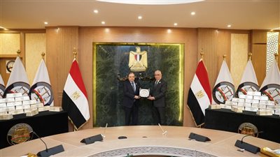 تكريم مدير النيابات من النائب العام تقديرًا لجهوده المتميزة