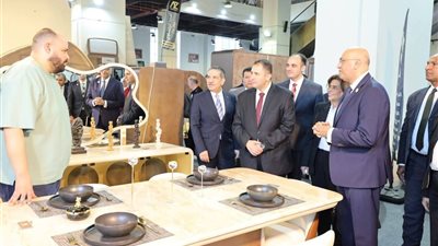بمشاركة 80 عارضا.. محافظ دمياط يفتتح النسخة الـ 30 من 